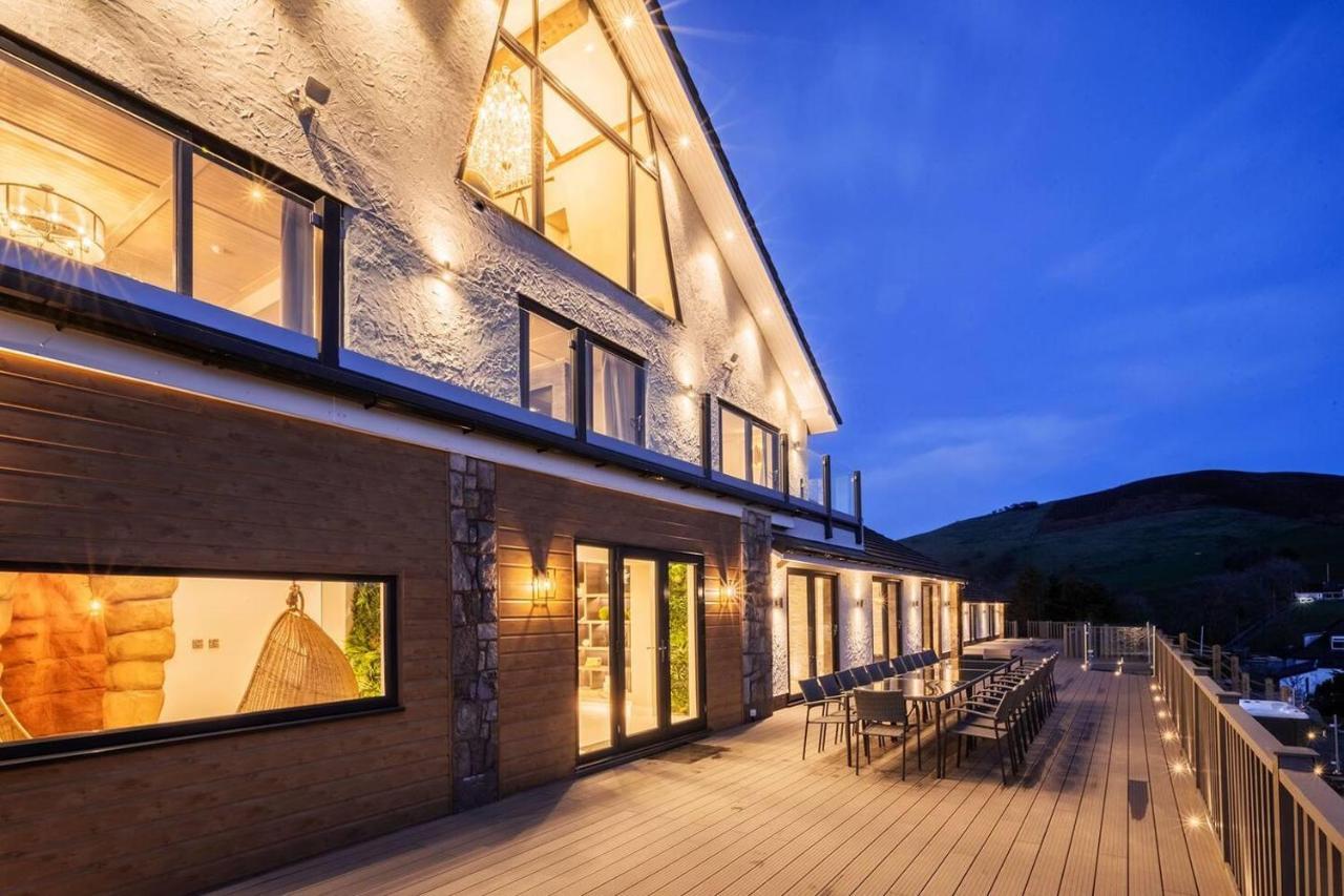 Clwyd Gate Manor Pool Sauna Hottub Cave Wales 里辛 外观 照片