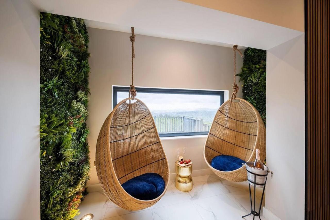 Clwyd Gate Manor Pool Sauna Hottub Cave Wales 里辛 外观 照片