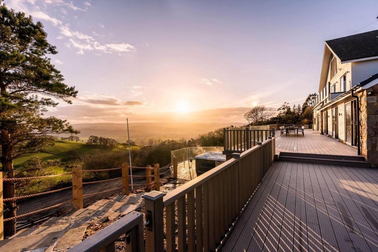 Clwyd Gate Manor Pool Sauna Hottub Cave Wales 里辛 外观 照片