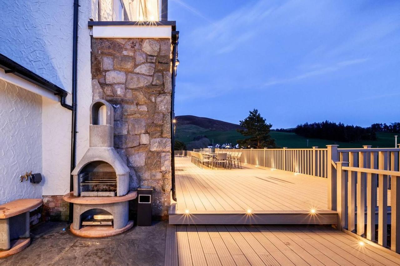 Clwyd Gate Manor Pool Sauna Hottub Cave Wales 里辛 外观 照片