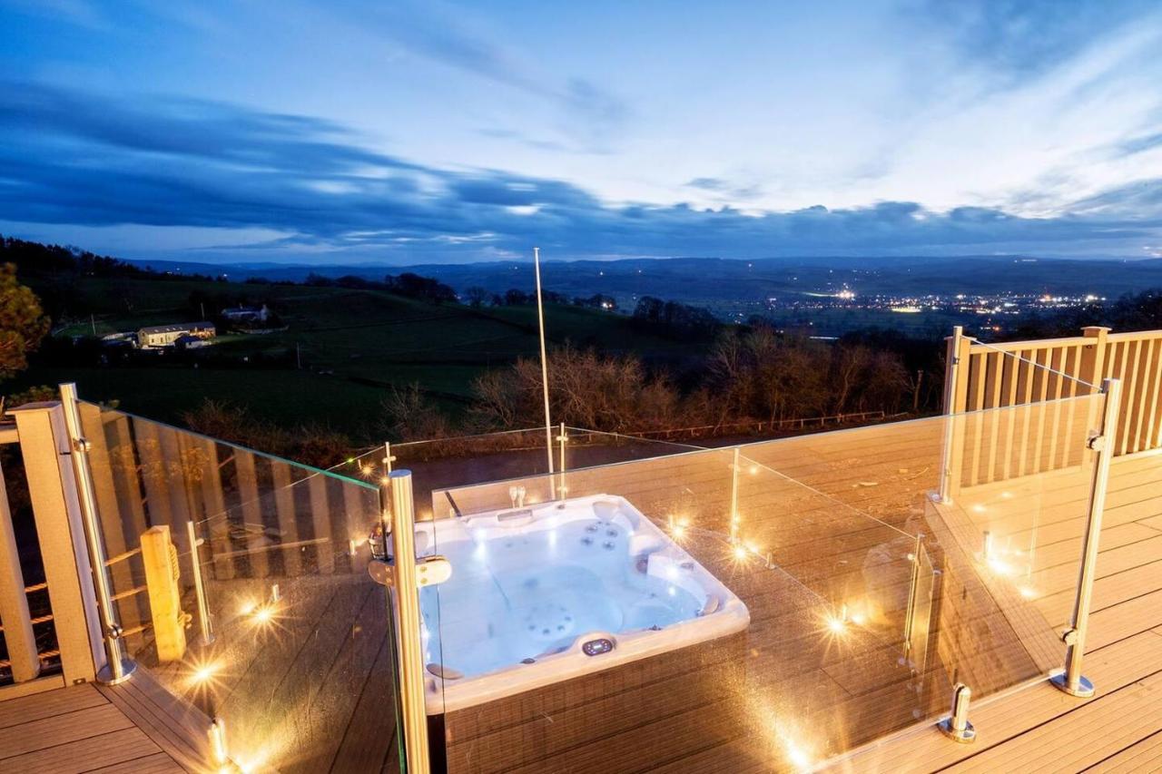 Clwyd Gate Manor Pool Sauna Hottub Cave Wales 里辛 外观 照片